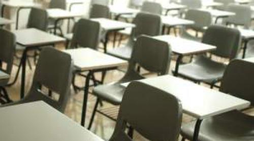 Scene șocante într un liceu din România! O profesoară a amenințat elevii cu un briceag: "Vă tai degetele"