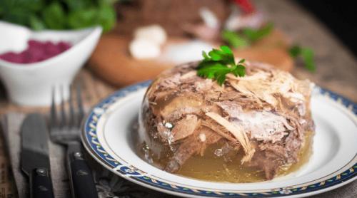 Secretul piftiei perfecte! Ce carne trebuie să folosești ca să iasă limpede și gustoasă