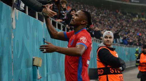 Siyabonga Ngezana dinamitează o seară fantastică: „Nu știu dacă voi mai fi jucătorul FCSB”. Gigi Becali, acuzații grave: „Așa îl învață ei”