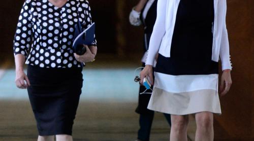 Viorica Dăncilă a stârnit un val de controverse cu „maratonul” de gafe pe care le a făcut, dar acum a ieșit la iveală un amănunt uluitor despre fosta ei consilieră. „Era pur și simplu terorizată!” Detaliile făcute publice despre Anca Alexandrescu