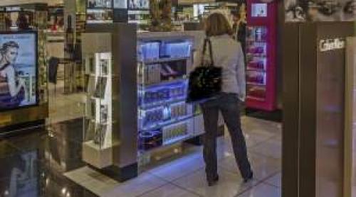 Alertă! Două parfumuri au fost retrase de la vânzare din cauză că ar conține un ingredient periculos