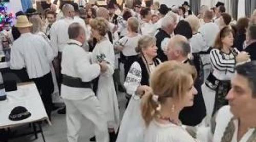 Balul Însuraților, tradiţie păstrată încă vie în Mureş: "Se joacă până dimineața la cinci, la şase"