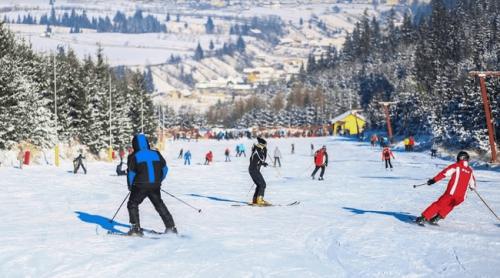 Cel mai ieftin resort de schi din Europa se află aproape de granița cu România. Cât costă o zi pe pârtie  