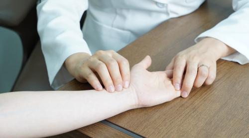 Consultații medicale gratuite. Persoanele care vor beneficia de noua lege