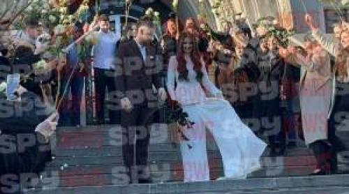 Cum a arătat tortul de la petrecerea de nuntă a lui Radu Drăgușin cu Ioana Stan. Cei doi i au emoționat pe invitați cu dansul mirilor