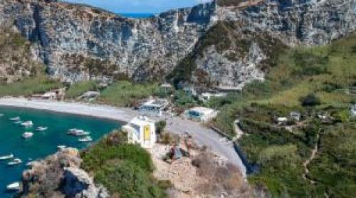 Cum e viaţa în paradisul italian fără oraşe, fără străzi, fără semnal la telefon şi turişti