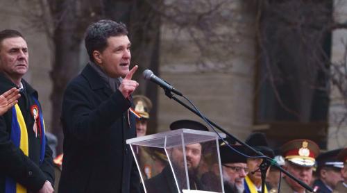 De ce NU trebuia huiduit Nicusor Dan