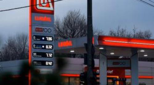 EXCLUSIV. Ce se schimbă la benzinăriile Lukoil din România, după preluarea de către Carlyle