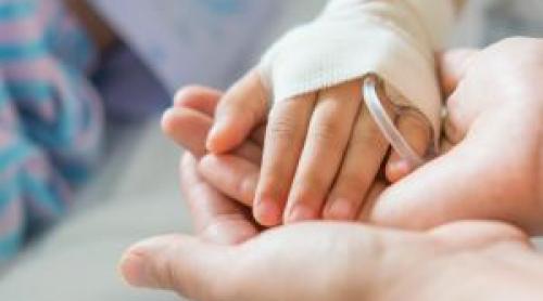 Fetiță de 2 ani, în moarte cerebrală după o operație la spitalul din Constanţa. Părinții acuză erori grave