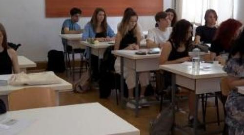 Noile materii introduse pentru elevii de clasa a IX a, în următorul an şcolar