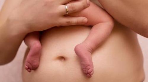 O femeie a născut un bebeluș "gigant". Cum arată nou născutul de aproape 6 kilograme care i a uimit pe medici