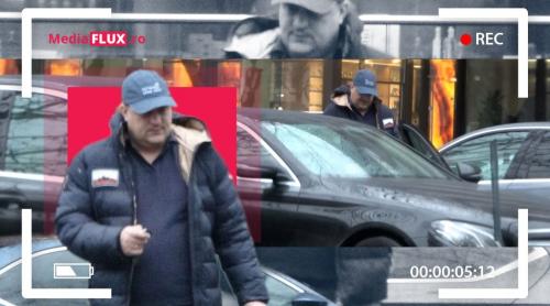 Primele imagini cu Șerban Huidu la volan de când și a luat iar permisul! Cârcotașul conduce un „Merțan” și fumează trabucuri FOTO și VIDEO PAPARAZZI