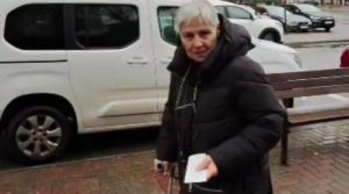 Reacția unei pensionare după ce a aflat că are de plată 700 de lei impozit la casă: Arză v ar focul să vă ardă