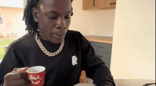 Reacția unui american care a gustat sarmale, salată boeuf și vișinată pentru prima dată: ce combinație inedită a inventat. „De atunci îmi cere zilnic”