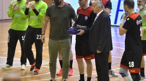 Salarii de 450.000 de euro pentru cinci români care nu au muncit o secundă! Sunt bani publici