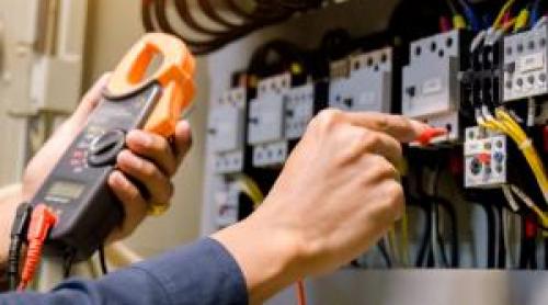 Unde te poți angaja în 2026? Meseriile care, în continuare, sunt foarte căutate