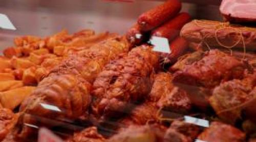 Alimentele des consumate de români care îţi fac la fel de mult rău ca fumatul şi provoacă dependenţă