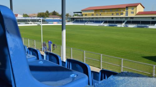 Cât a putut să coste un bilet la peluză pentru un meci din SuperLiga: „Zici că a stabilit Bolojan prețurile”