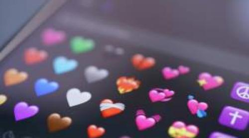 Ce înseamnă emoji ul cu inimă albă 🤍. Semnificația la care nu te ai fi gândit