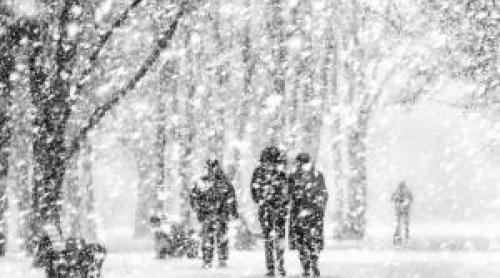 Cel mai sever episod de iarnă. Cod portocaliu de viscol, ninsori, strat de zăpadă de 50 cm. Vizată şi Capitala