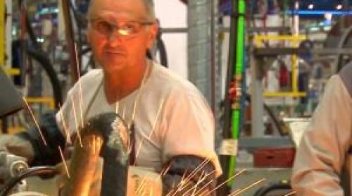 Compania din România care le oferă 40.000 de euro angajaţilor care îşi dau demisia