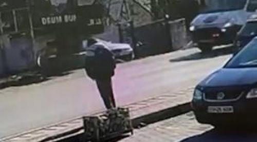 Copil de 12 ani din Suceava, la un pas de moarte. O maşină îl loveşte în plin, dar scapă miraculos