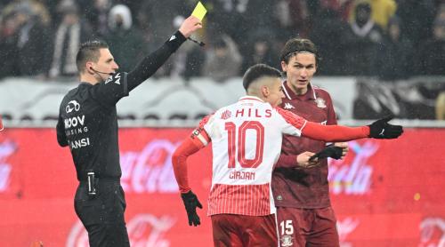 Două posturi vizate pentru transferuri la Dinamo după venirea lui Puşcaş! Căpitanul Cîrjan, criticat: “Vorbeşte mai mult decât joacă!”