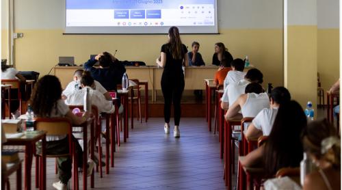 O masterandă în AI dislexică acuză de discriminare și hărțuire conducerea Facultății de Matematică din București. Reacția profesorilor: ”E nepregătită și ne amenință”