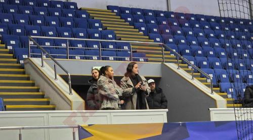 Omoregie și Moreschi, apariție incendiară după ce și au oficializat relația! Vedetele de la CSM București, surprinse într un loc preferat. Foto exclusiv