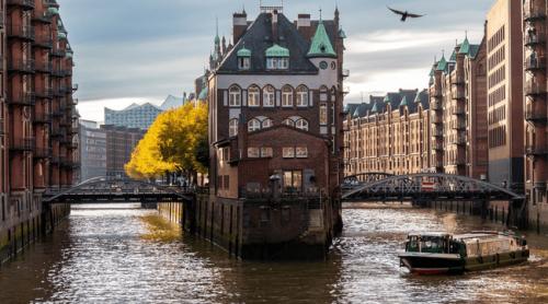 Orașul din Europa cu 2500 de poduri. Are mai multe decât Veneția, Amsterdam și Londra la un loc