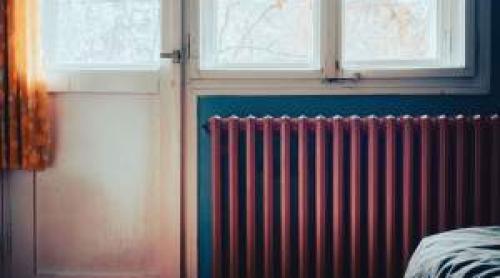 Orașul din România unde oamenii nu au apă caldă și căldură, deși sunt anunțate   20 de grade. Situația este una critică