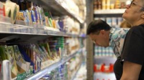 Se prăbuşeşte consumul, care reprezintă 60% din PIB. "Nu o să mai vedeţi acele coşuri pline în supermarketuri"