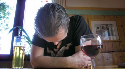 Suntem campioni mondiali la alcool! Românii, mai mari băutori decât cehii și germanii