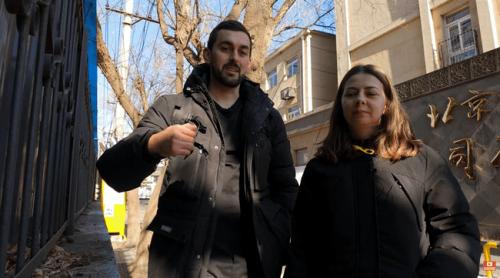 Umilințele trăite de doi tineri români declarați criminali în Rusia. „Au dezbrăcat o pe soția mea în chiloți și sutien”