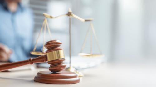 Un amor dintre director și angajată s a transformat într un proces de sute de mii de euro. Bărbatul s a căsătorit în secret