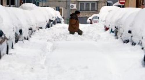 "Un mic ciclon a traversat ţara". Climatolog, despre Codul Roşu de ninsori şi ce ne aşteaptă pe viitor