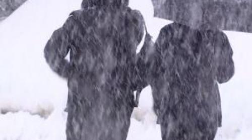 Zonele în care zăpada va atinge jumătate de metru. Vântul va bate cu aproape 100 km/h