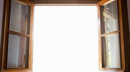 A plecat să muncească în alt oraș, dar a uitat un geam deschis. Ce a găsit un rus acasă, după o trei ani