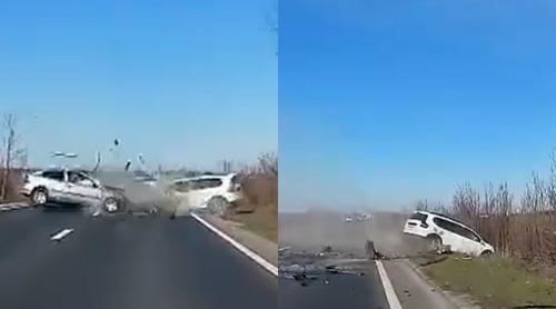 Accident mortal pe DN6, în Giurgiu! Momentul impactului dintre cele două autoturisme. Ce s a văzut pe camera de bord