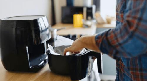 Avertismentul oncologilor privind gătitul la air fryer: o greșeala frecventă ar putea crește riscul de cancer