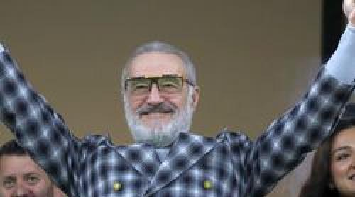 Becali încearcă marea lovitură în mercato: internaționalul pe care și l a dorit dintotdeauna! » Rădoi l a sunat deja pe jucător: salariu de nabab