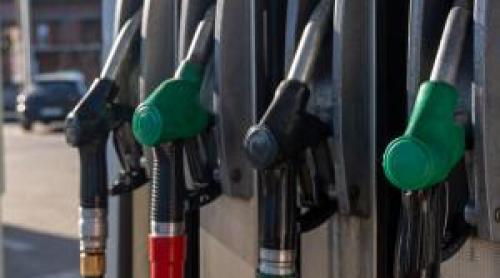 CALCUL. Cât cheltuie în plus un șofer pentru un plin de carburant față de săptămâna trecută