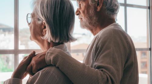 Ce este „mirosul bătrâneții”, care poate apărea încă de la 40 de ani, și cum poate fi îndepărtat. „Eram disperată!”