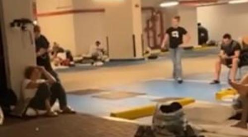 Ce pot face românii blocaţi în Dubai, după închiderea spaţiului aerian. Recomandările MAE