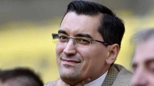 Ce salarii încasează Răzvan Burleanu de la FRF și FIFA. Suma uriașă care îi intră în conturi lună de lună