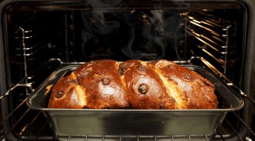 Cozonac rapid și delicios fără frământare. Rețeta perfectă pentru masa de Paște