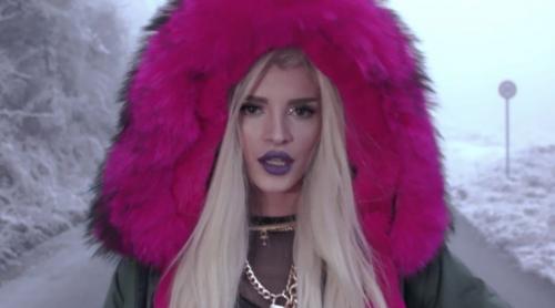 Cum arată și cu ce se ocupă astăzi Era Istrefi, tânăra care a rupt topurile cu piesa „Bonbon” și care a dat moda gecilor cu puf roz