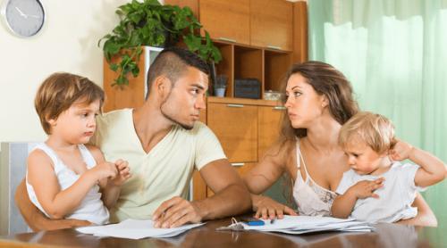 „Cum își permit oamenii să aibă copii?” Dezbaterea lansată de o româncă după ce a calculat cheltuielile pe care le are cu partenerul