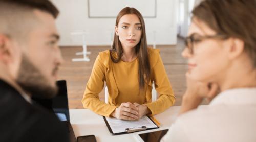 Facultățile din România cu cele mai mici salarii după absolvire. Cât câștigă absolvenții la 5 ani de la terminarea studiilor