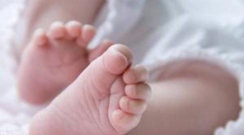 "Mi au omorât copilul!" Un bebeluș din Iași a murit la 2 zile, după ce medicii l au trimis acasă cu febră